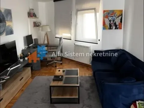 Izdavanje, trosoban stan, 70m², Stari Grad, Beograd - image 6