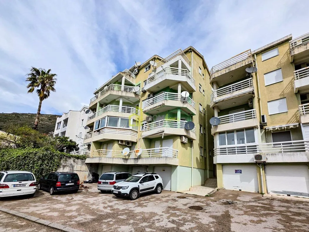 Sale, two bedroom apartment, 59m², Petrovac, Budva