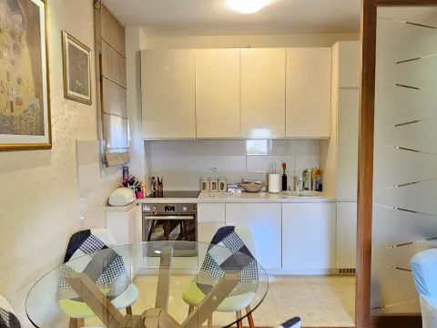 Izdavanje, dvosoban stan, 64m², Centar, Podgorica - image 3