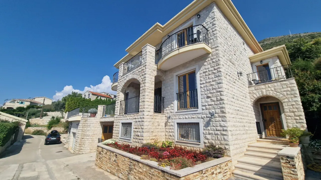 Sale, house, 300m², Reževići, Budva