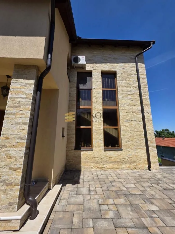 Prodaja, kuća, 400m², Sremska Kamenica, Petrovaradin