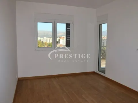 Prodaja, dvosoban stan, 77m², City Kvart, Podgorica - image 9