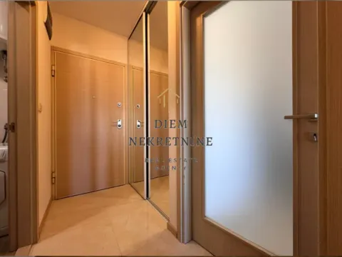 Rent, one bedroom apartment, 50m², City Kvart, Podgorica - image 9