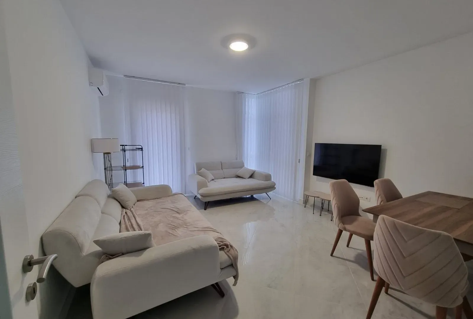 Prodaja, stan, 95m², Rozino, Budva