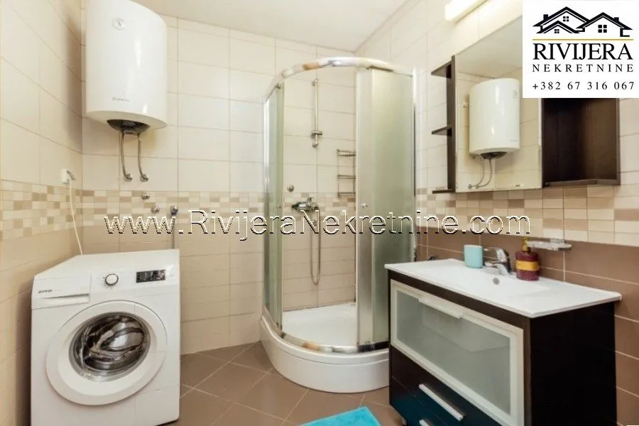 Prodaja, trosoban stan, 190m², Savina, Herceg Novi