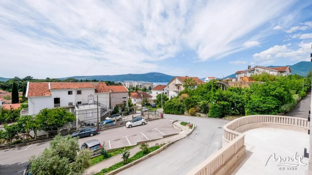 Prodaja, jednosoban stan, 50m², Centar, Tivat