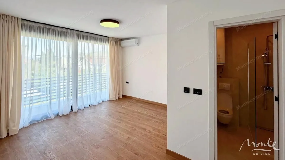 Prodaja, kuća, 225m², Gornja Gorica, Podgorica