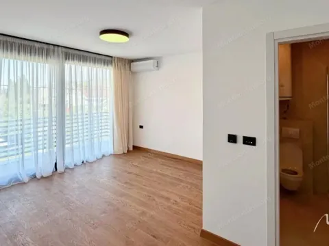 Prodaja, kuća, 225m², Gornja Gorica, Podgorica - image 4