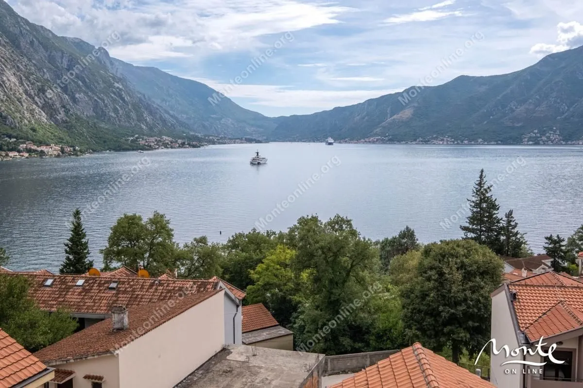 Prodaja, kuća, 428m², Orahovac, Kotor