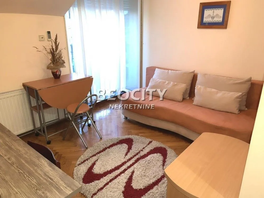 Izdavanje, stan, 22m², Centar, Novi Sad