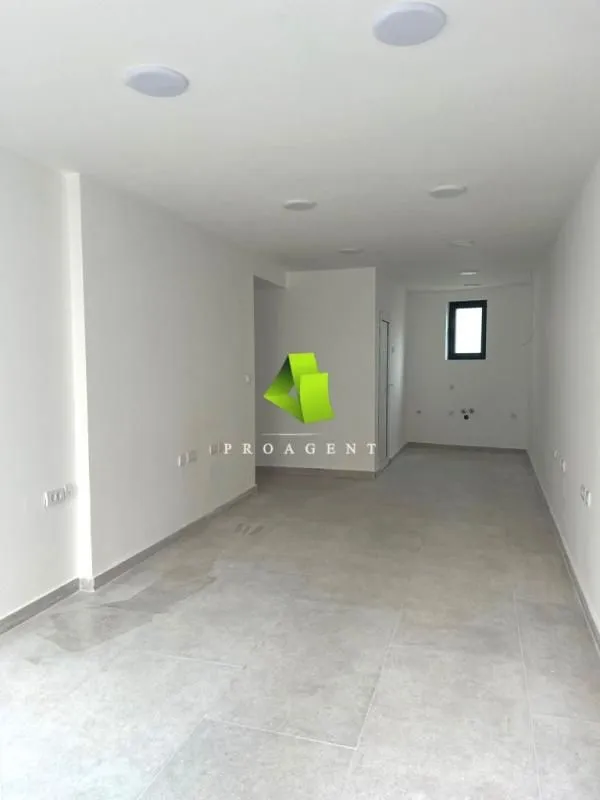 Rent, office space, 50m², Medijana, Niš