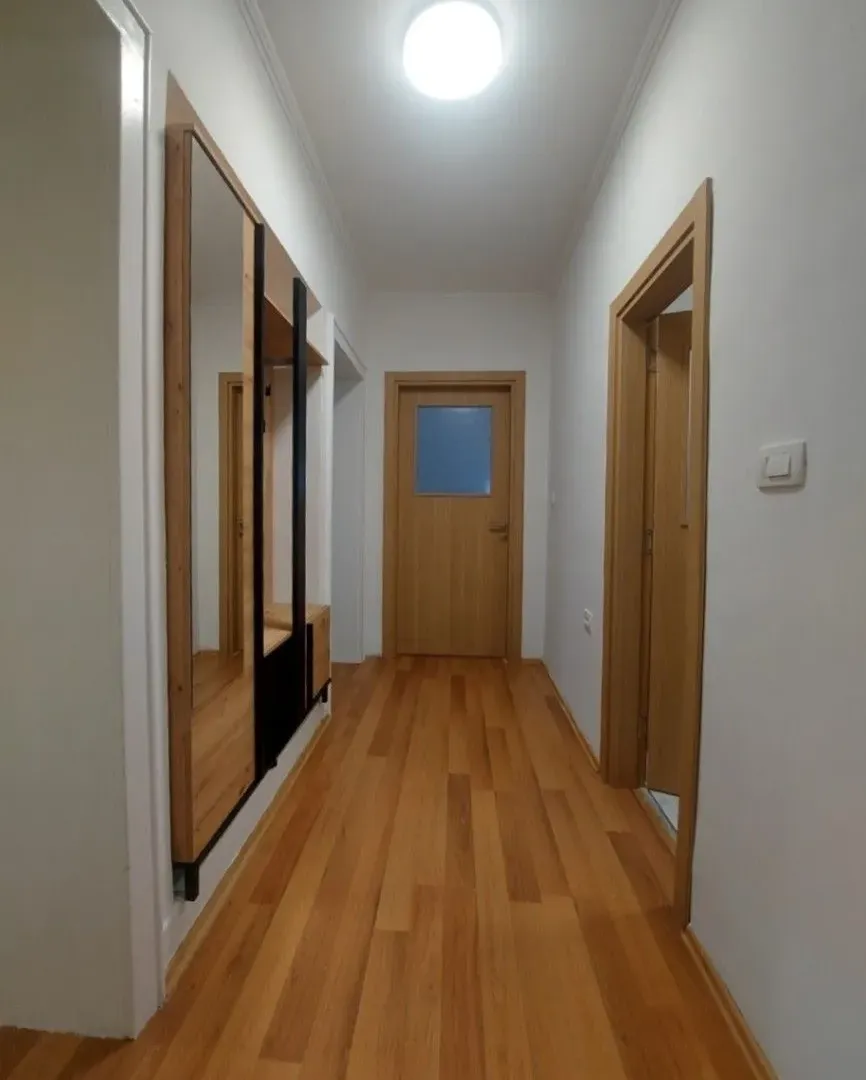 Izdavanje, dvosoban stan, 57m², Centar, Nikšić