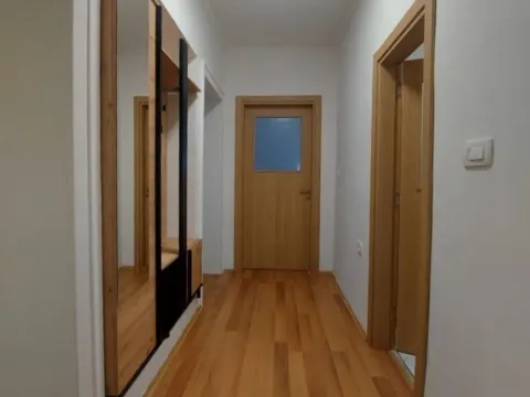 Izdavanje, dvosoban stan, 57m², Centar, Nikšić - image 11