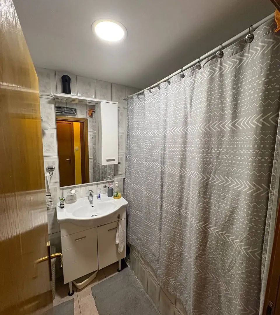 Izdavanje, dvosoban stan, 60m², Stara Varoš, Podgorica