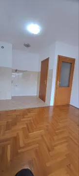 Prodaja, jednosoban stan, 36m², Stari Aerodrom, Podgorica - image 5