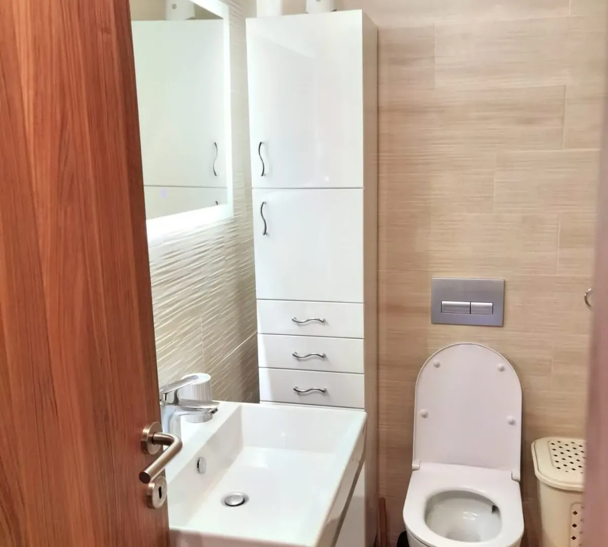 Rent, two bedroom apartment, 50m², Dobrota, Kotor