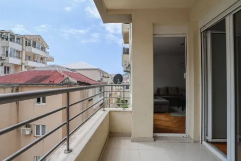 Rent, one bedroom apartment, 54m², Centar, Budva - image 17