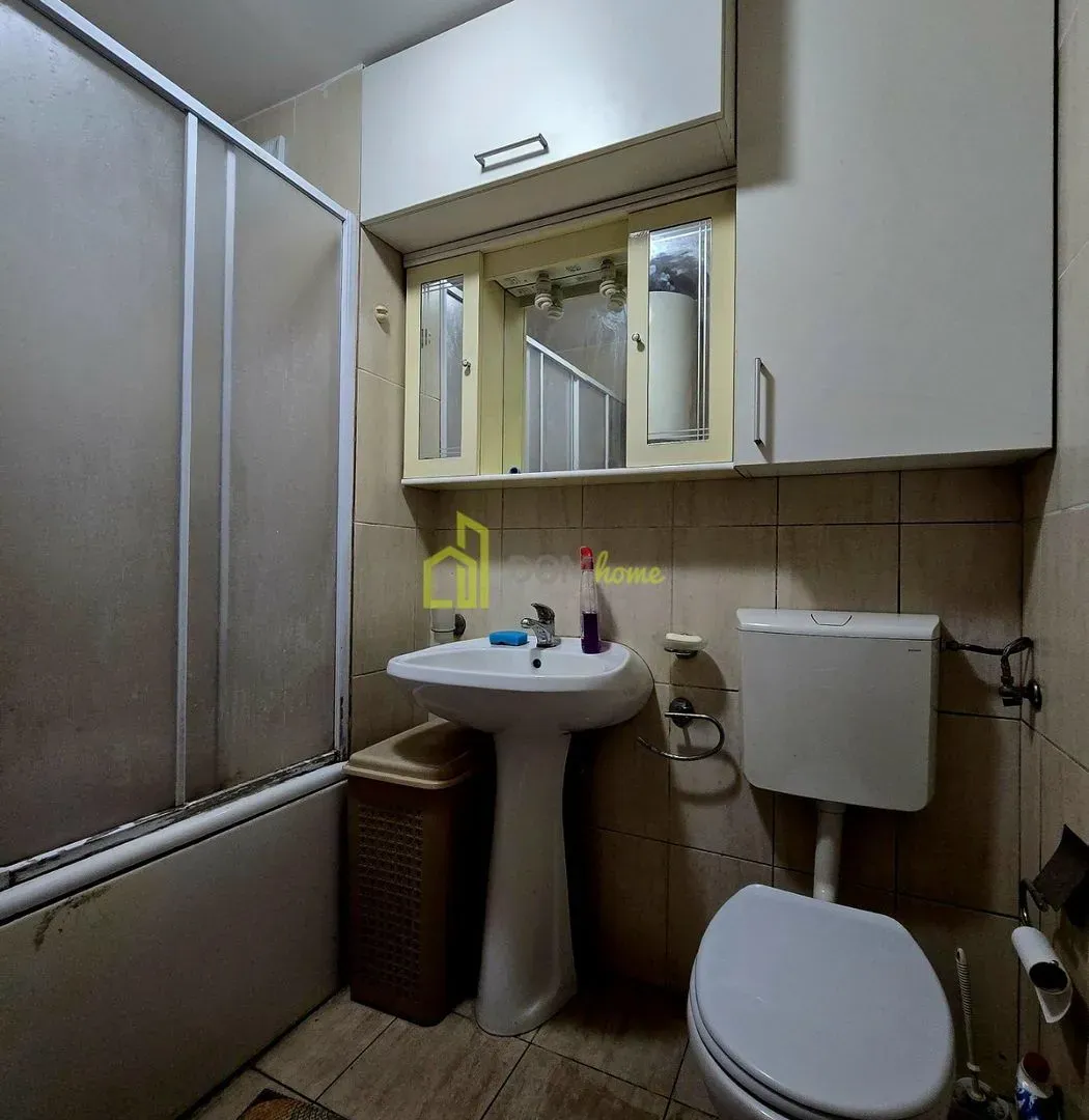 Izdavanje, jednosoban stan, 45m², Vezirov Most, Podgorica