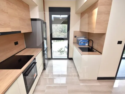 Izdavanje, poslovni prostor, 111m², Vezirov Most, Podgorica - image 5