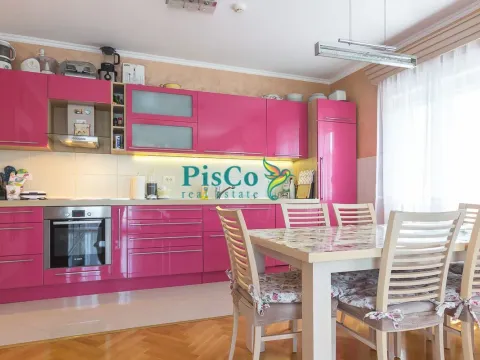 Rent, two bedroom apartment, 88m², City Kvart, Podgorica - image 12