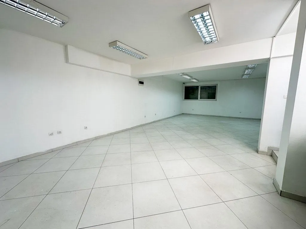 Rent, office space, 100m², Stari Aerodrom, Podgorica