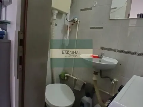 Izdavanje, trosoban stan, 78m², Centar, Jagodina - image 26