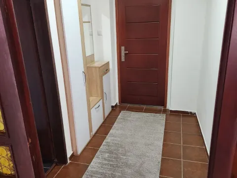 Prodaja, trosoban stan, 57m², Stara varoš, Nikšić - image 1