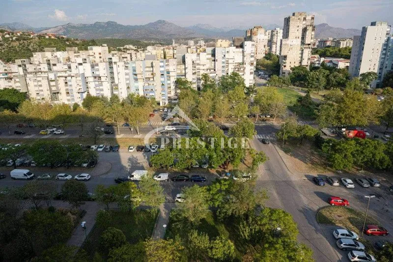 Sale, three bedroom apartment, 200m², Blok 6, Podgorica