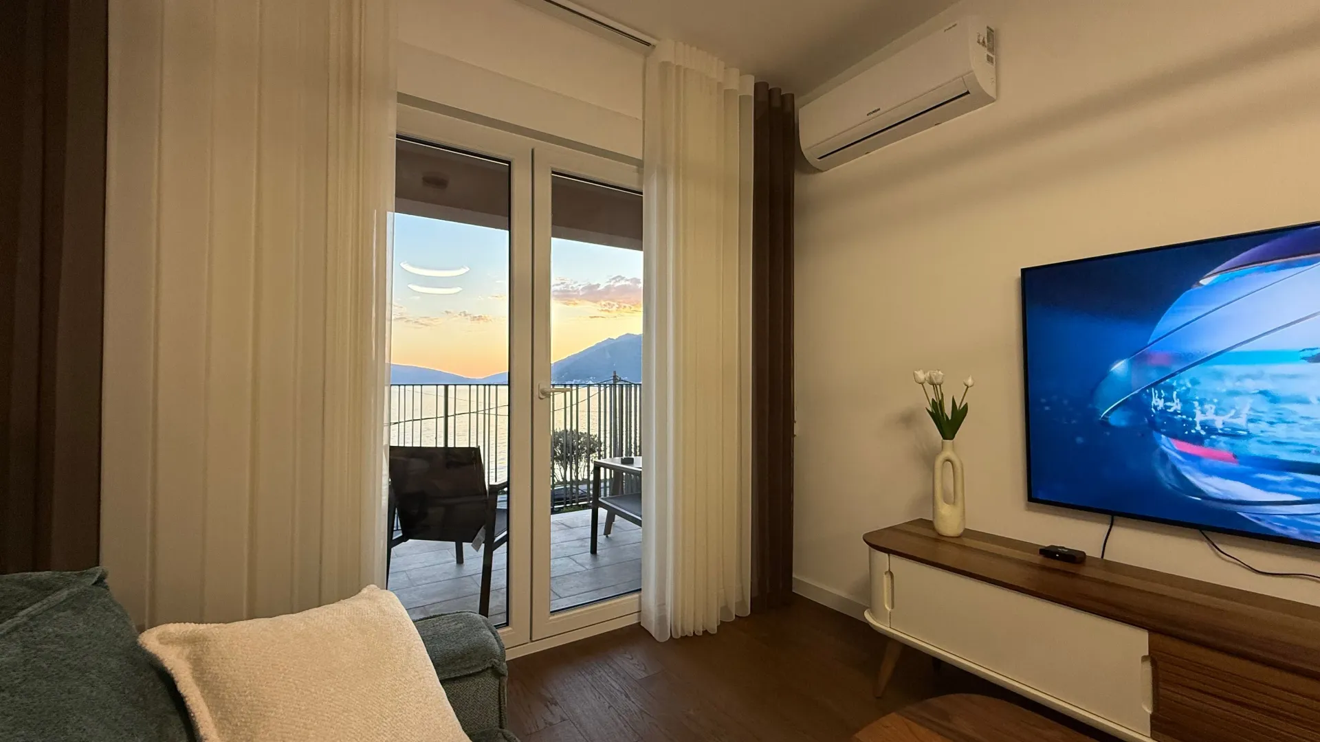 Rent, one bedroom apartment, 55m², Tivat, Crna Gora