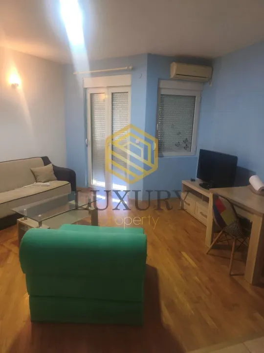 Rent, studio apartment, 30m², Stari Aerodrom, Podgorica