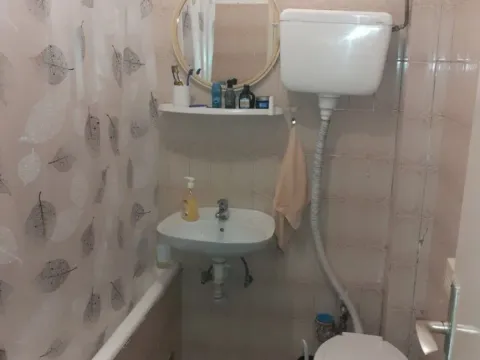 Izdavanje, dvosoban stan, 40m², Golubovina, Budva - image 7