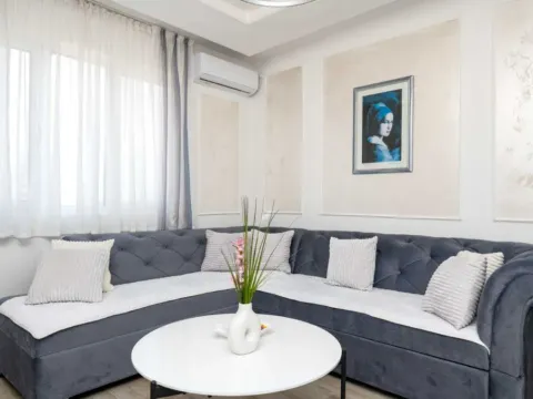 Izdavanje, jednosoban stan, 40m², Centar, Bar - image 2