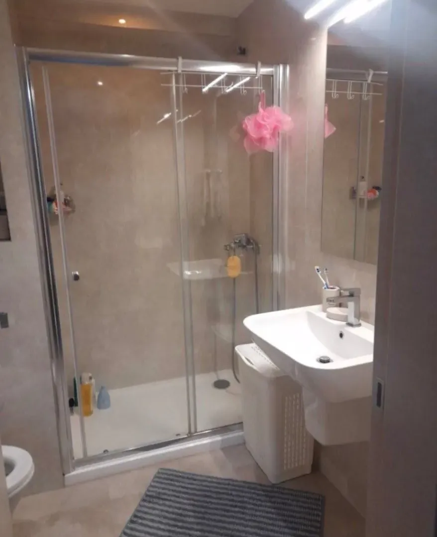 Izdavanje, dvosoban stan, 75m², Babin Do, Budva