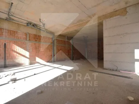 Izdavanje, poslovni prostor, 118m², Stari Aerodrom, Podgorica - image 3