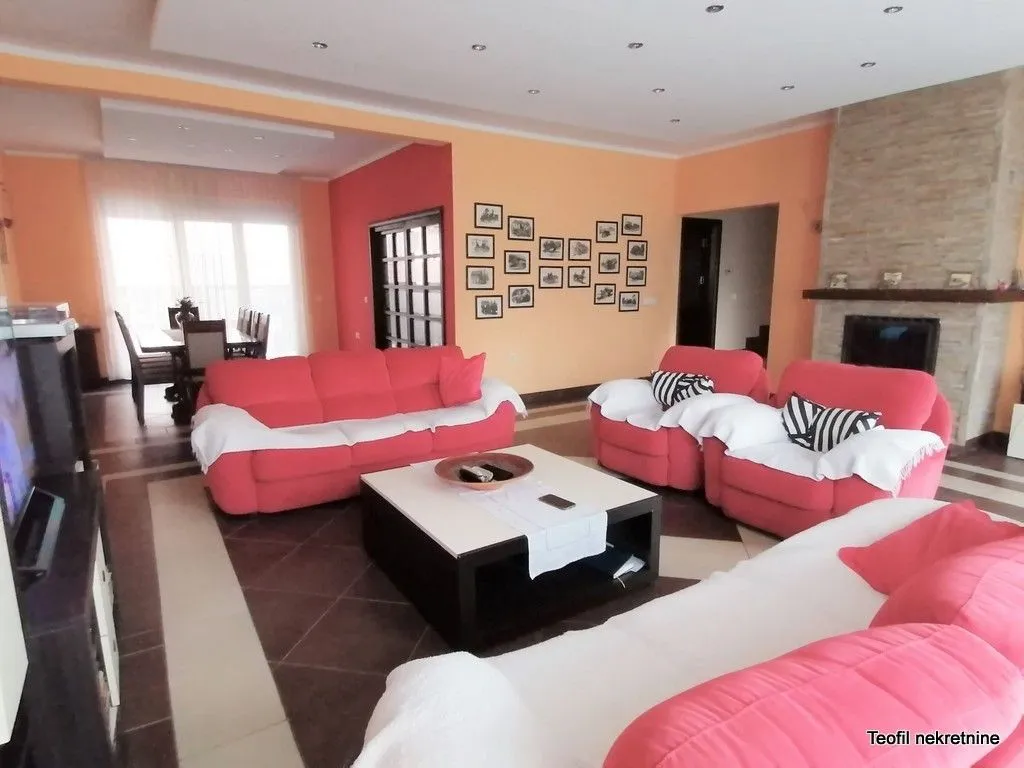Prodaja, kuća, 256m², Surčin, Beograd