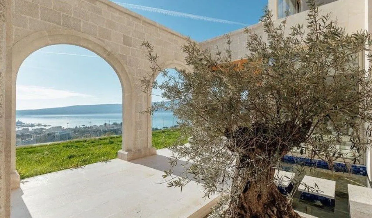 Prodaja, kuća, 1400m², Donja Lastva, Tivat