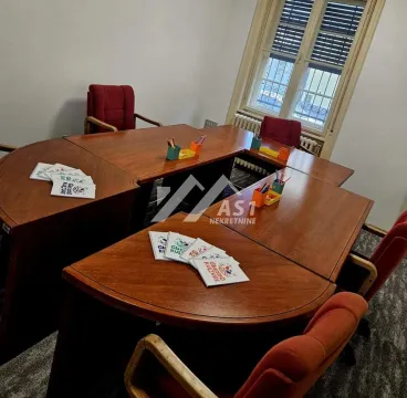 Izdavanje, četvorosoban stan, 135m², Socijalno, Novi Sad Sve Podlokacije - image 4