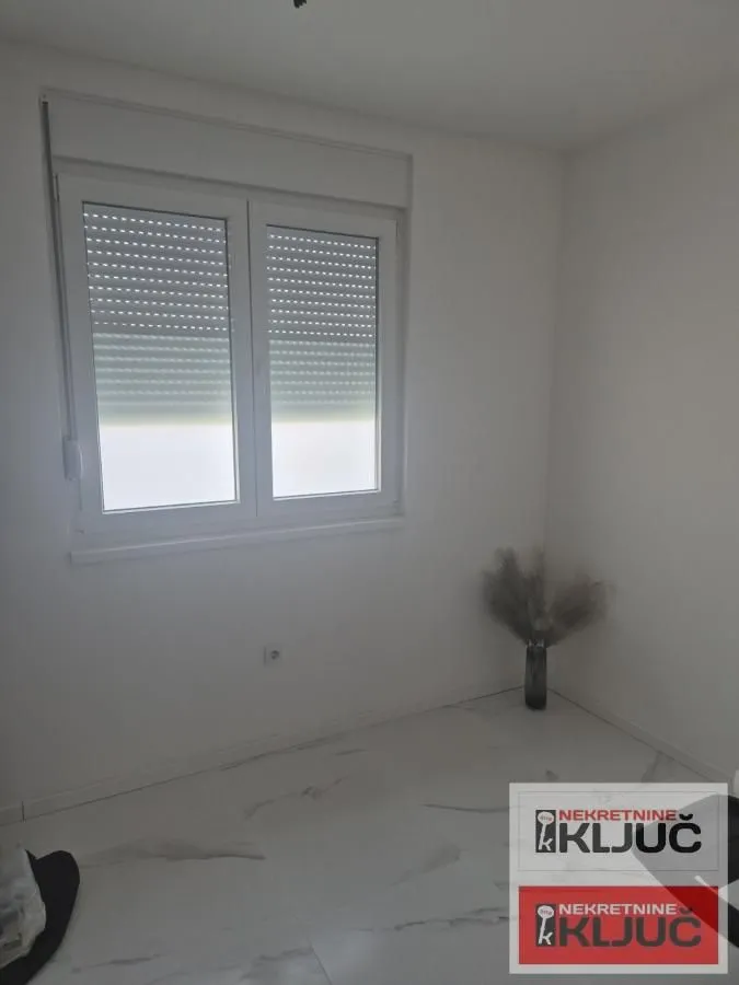 Prodaja, trosoban stan, 79m², Veternik, Novi Sad Sve Podlokacije