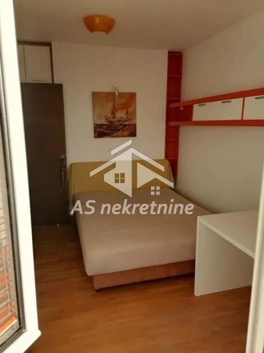 Rent, two bedroom apartment, 50m², Kalenić Pijaca, Vračar Sve Podlokacije