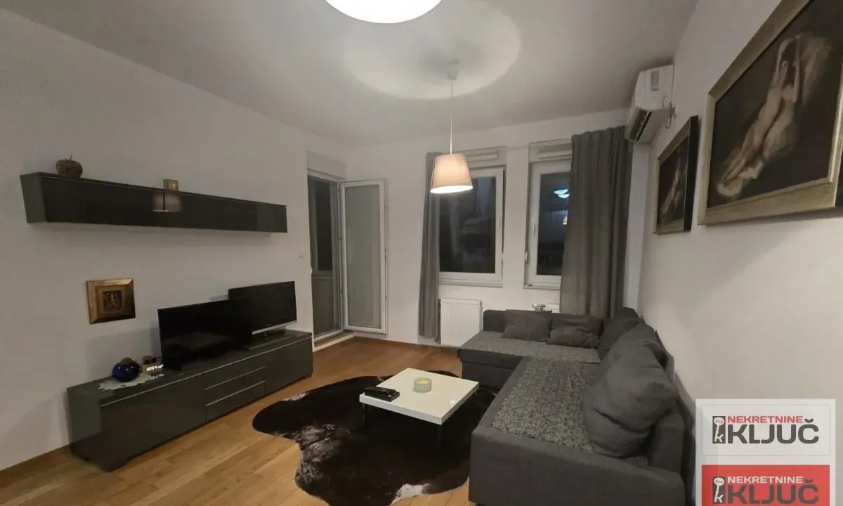 Prodaja, jednosoban stan, 38m², Rotkvarija, Novi Sad Sve Podlokacije