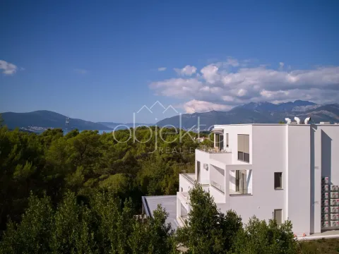 Prodaja, stan, 111m², Tivat, Crna Gora - image 4