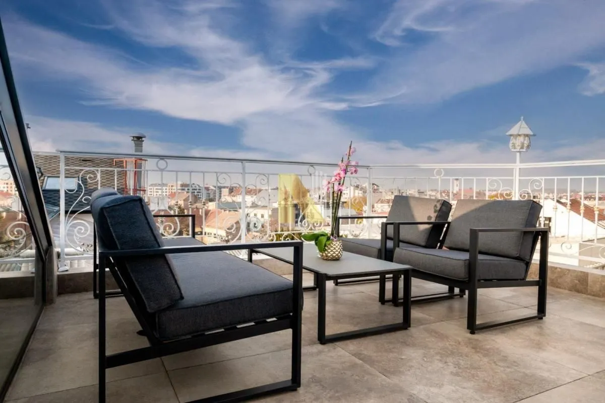 Rent, office space, 1558m², Centar, Novi Sad