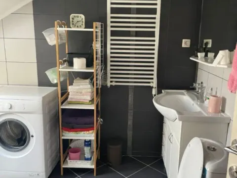 Izdavanje, dvosoban stan, 82m², Centar, Tivat - image 13