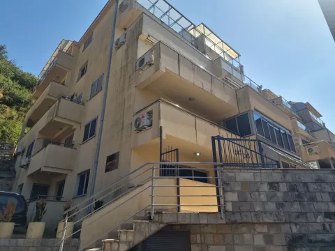 Rent, two bedroom apartment, 80m², Kamenovo, Budva - image 16