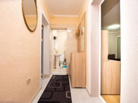 Rent, one bedroom apartment, 50m², Velji Vinogradi, Budva - image 8