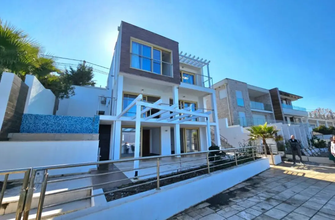 Sale, house, 250m², Krašići, Tivat