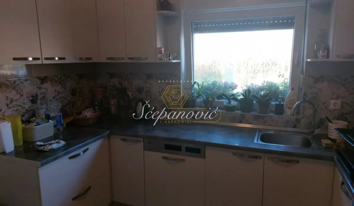 Prodaja, kuća, 155m², Futog, Novi Sad Sve Podlokacije