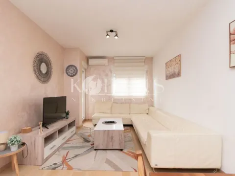 Izdavanje, jednosoban stan, 46m², City Kvart, Podgorica - image 1