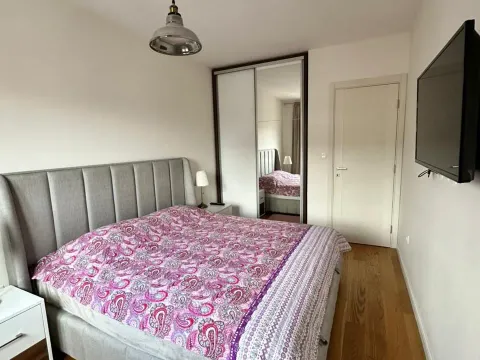 Izdavanje, dvosoban stan, 70m², Central Point, Podgorica - image 13