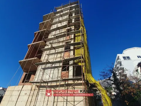 Prodaja, jednosoban stan, 46m², Podkošljun, Budva - image 1